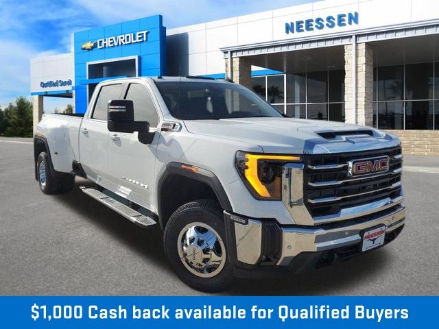 Summit White 2026 GMC Sierra 3500HD SLE Crew Cab 4WD Pickup Truck Four-Wheel Drive Automatic
