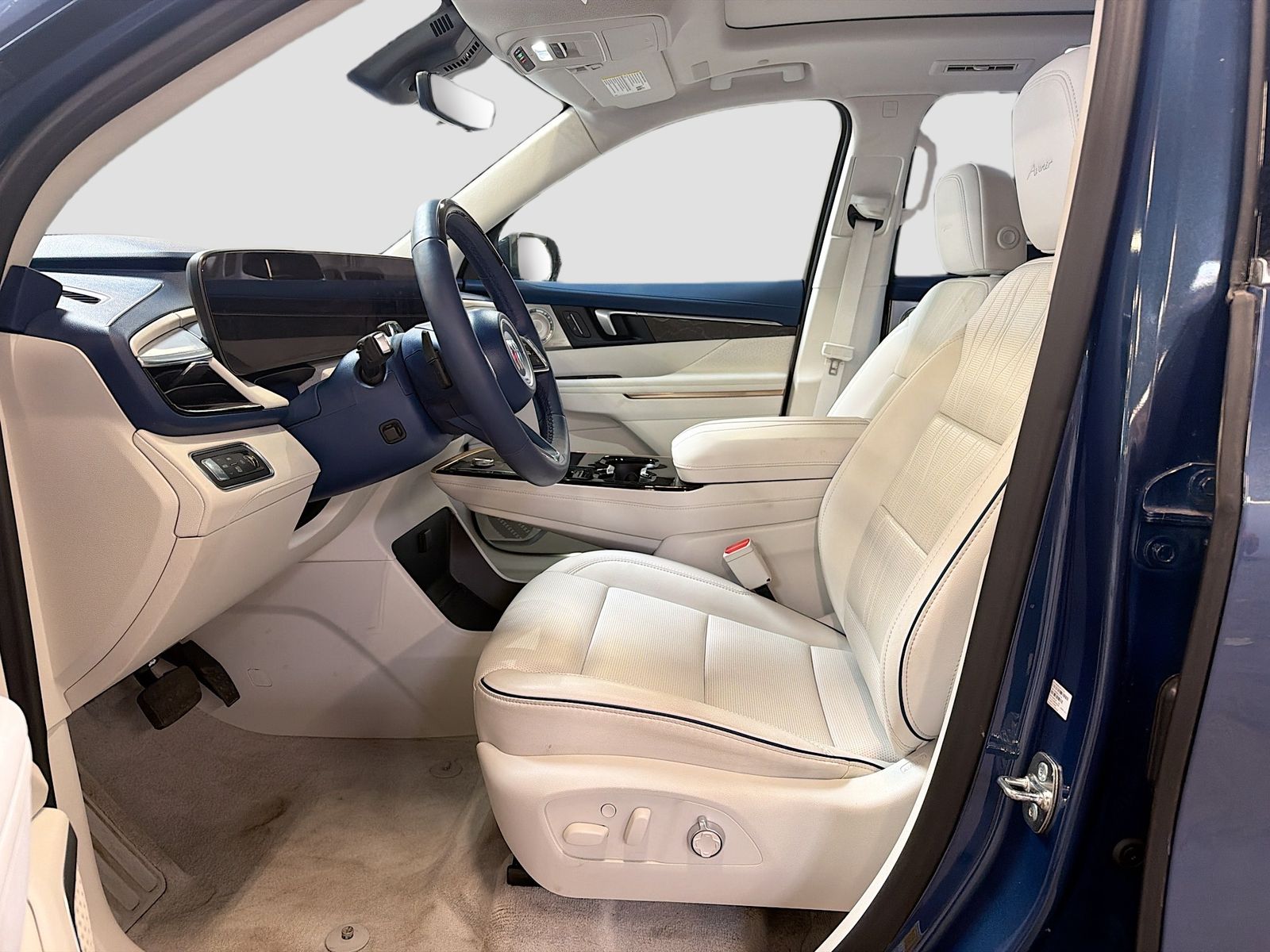 Used 2026 Blue Buick Avenir image 22