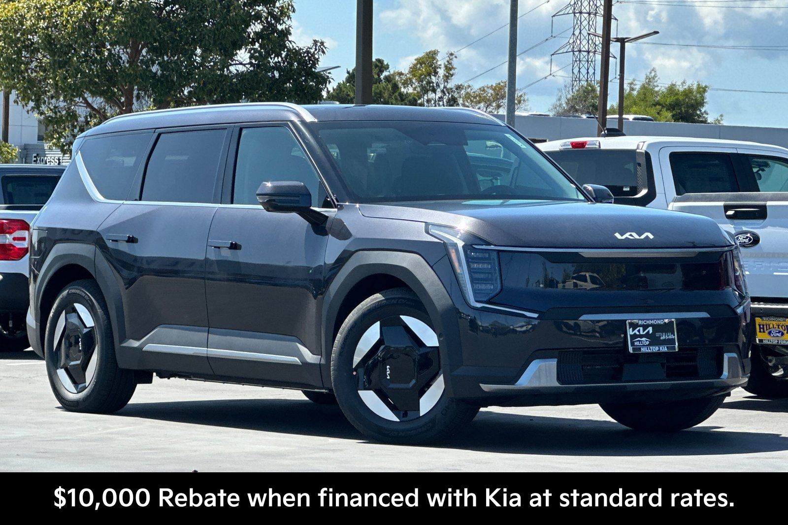 View vehicle photo 2