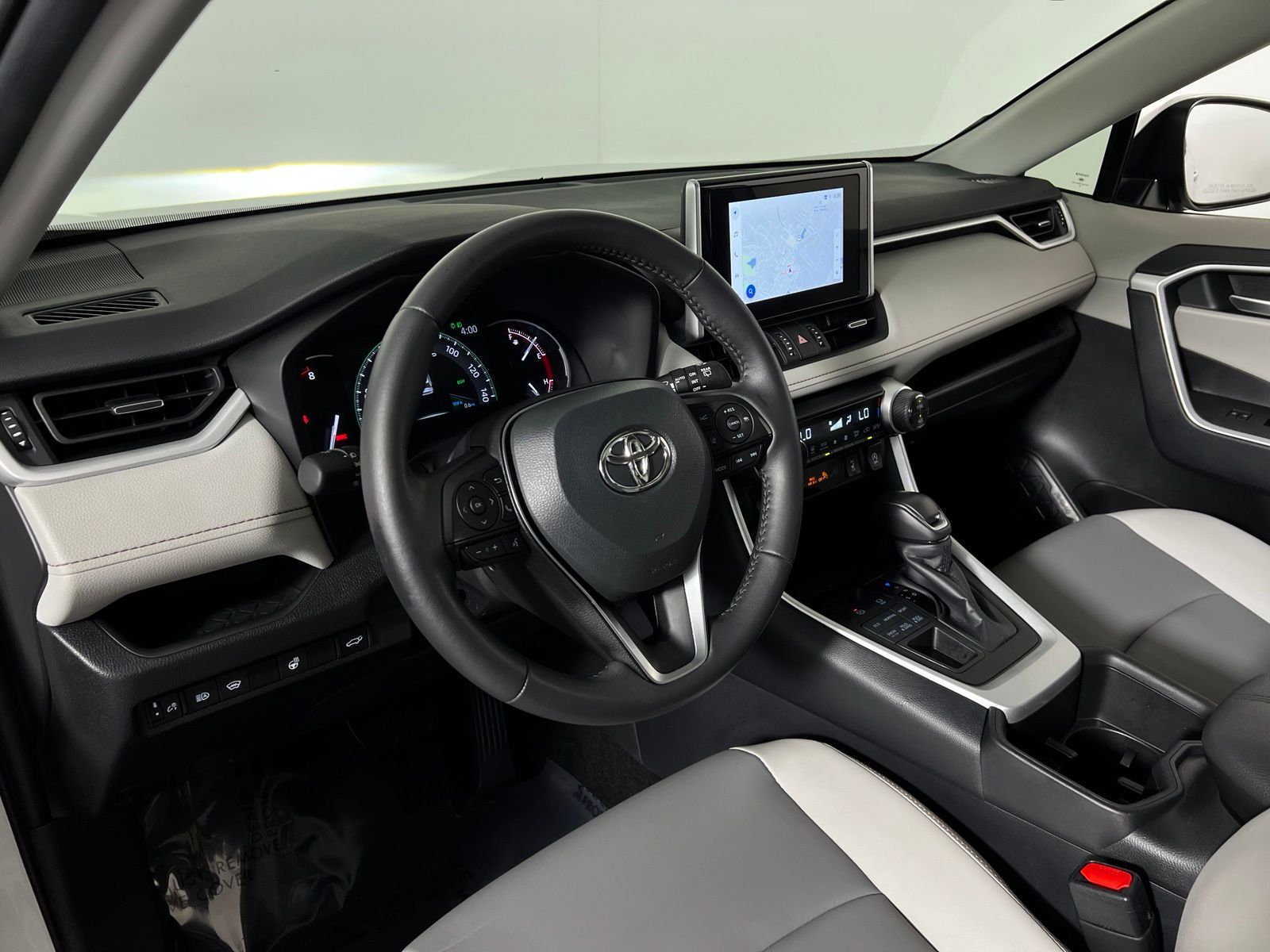 Thumbnail: 2024 Toyota RAV4 - 12