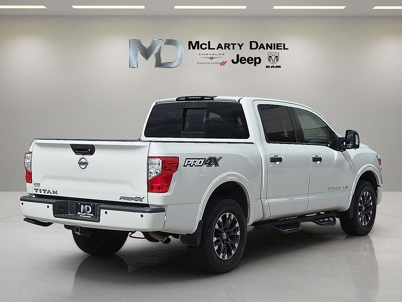 View vehicle photo 5