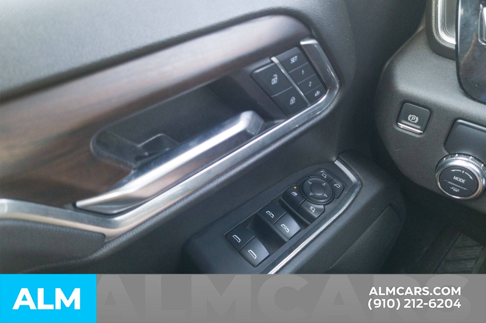 Used 2025 Summit White GMC SLT image 14
