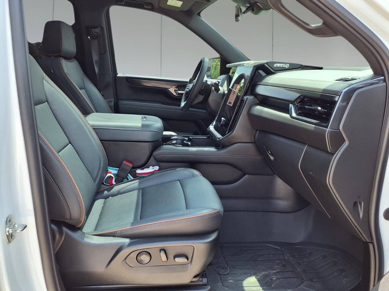 2025 GMC Yukon AT4 White at Community Toyota