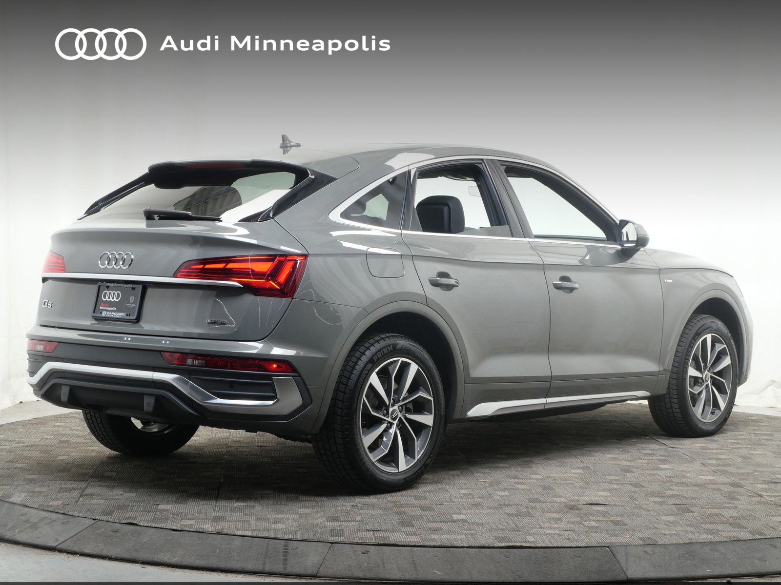 View vehicle photo 7