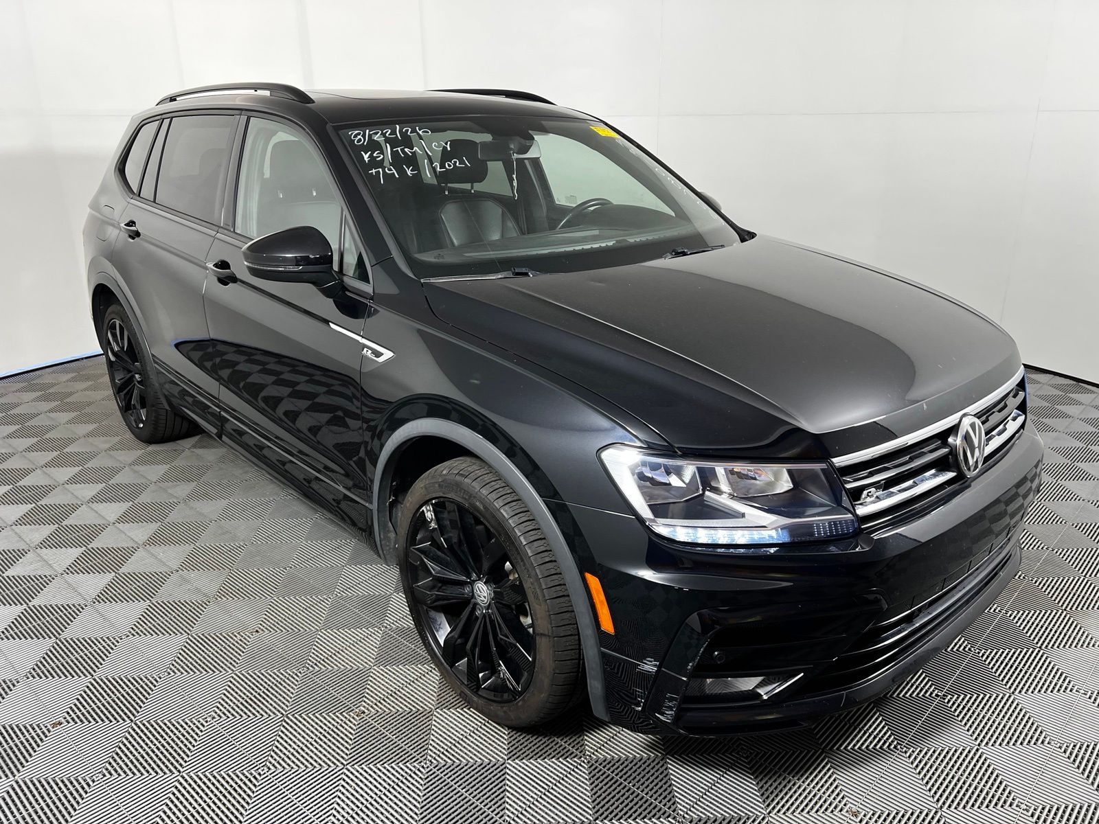 Thumbnail: 2021 Volkswagen Tiguan - 3