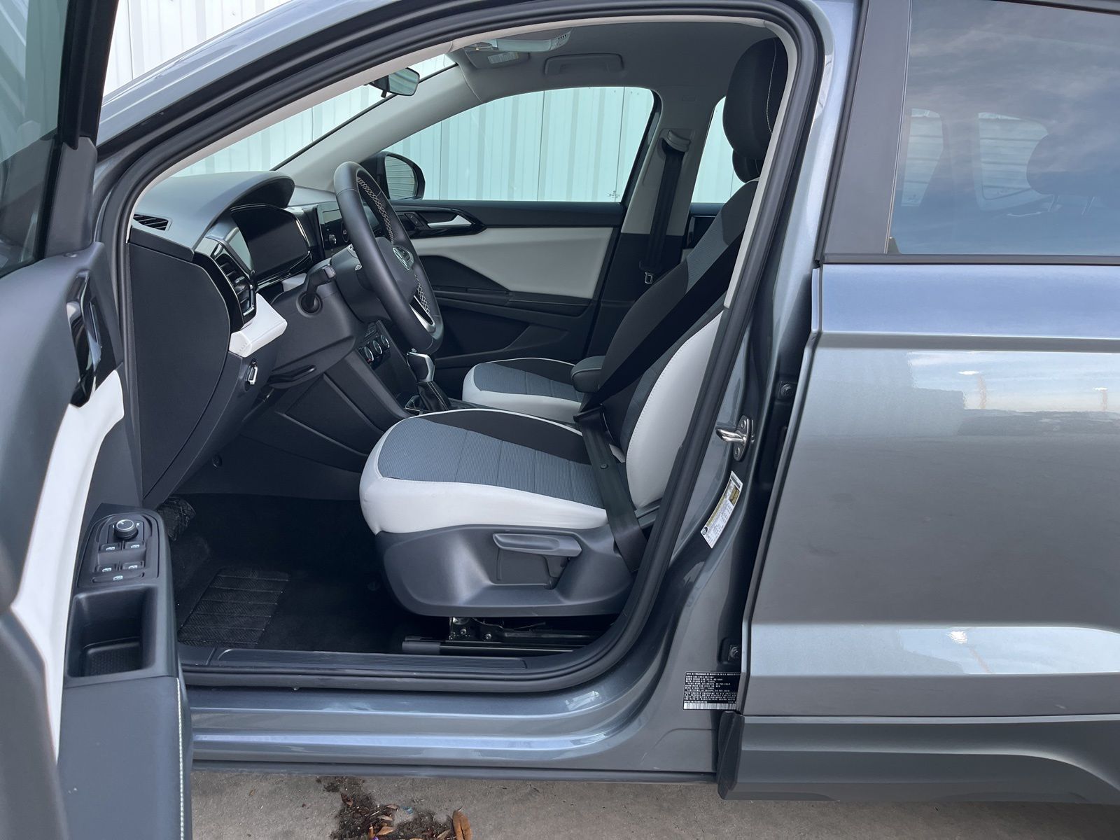 Used Car 2025 Volkswagen Taos  1.5t S For Sale Under $25,000 In Austin, Texas