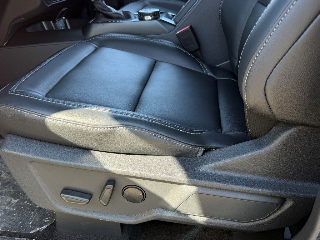 New 2025 Shadow Black Ford Outer Banks image 16