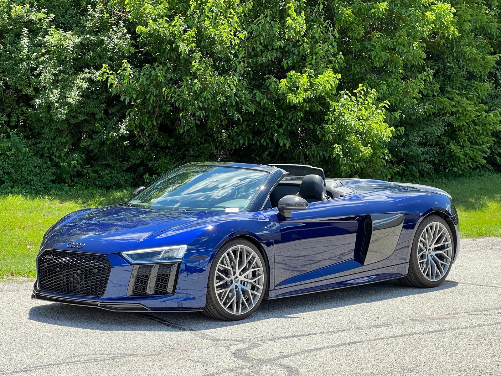 Ara Blue Crystal Effect 2018 Audi R8 Convertible All-Wheel Drive 7-Speed Automatic