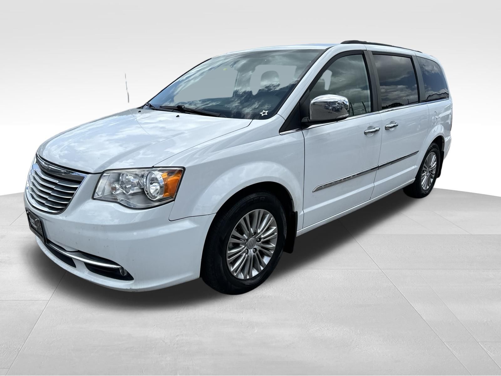 Used Car 2016 Chrysler Town & Country  Touring-l For Sale Under $12,000 In Austin, Texas