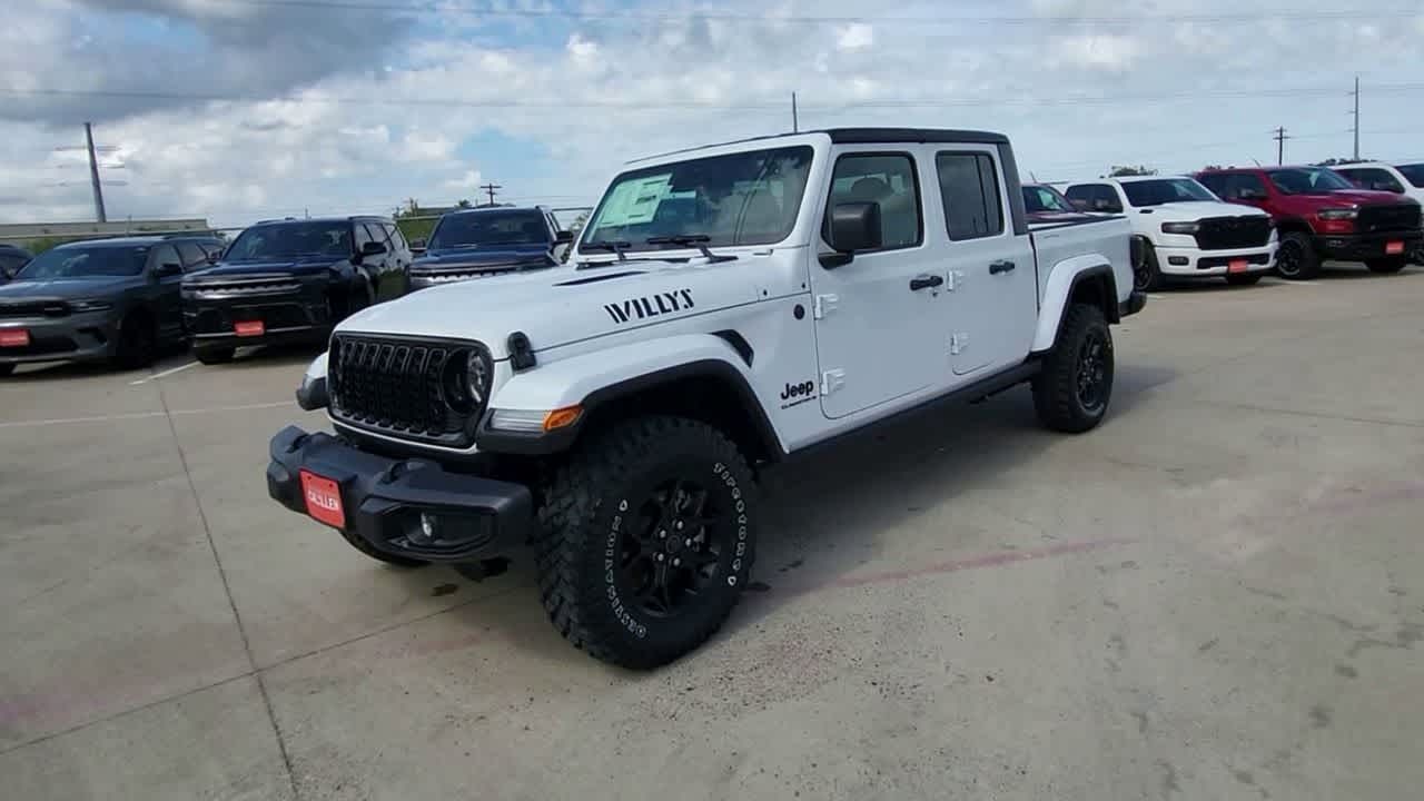 View vehicle photo 3