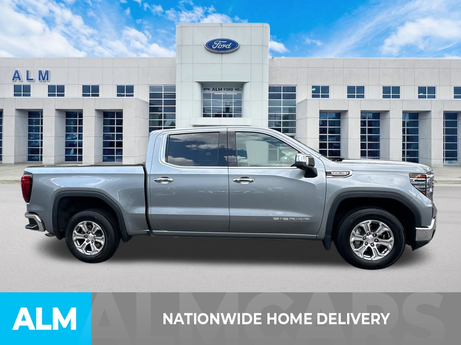 Used 2025 Sterling GMC SLT image 4