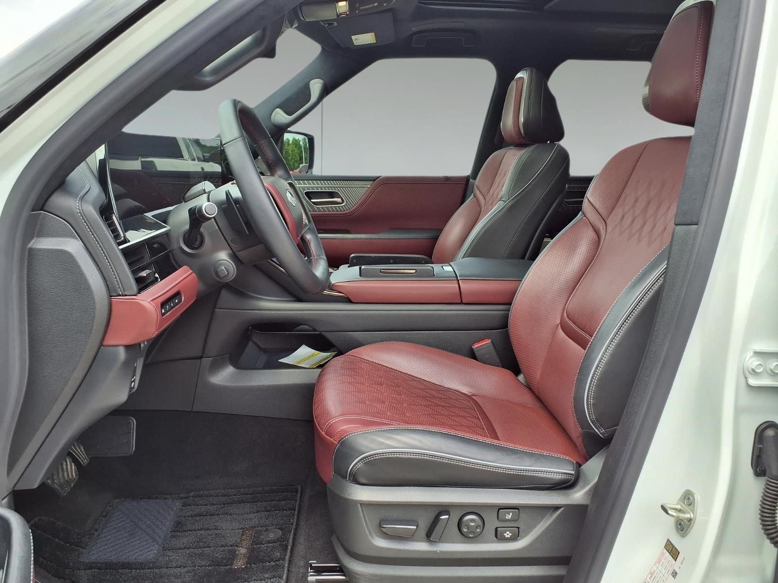 2025 INFINITI QX80 AUTOGRAPH Black at River Oaks CDJR