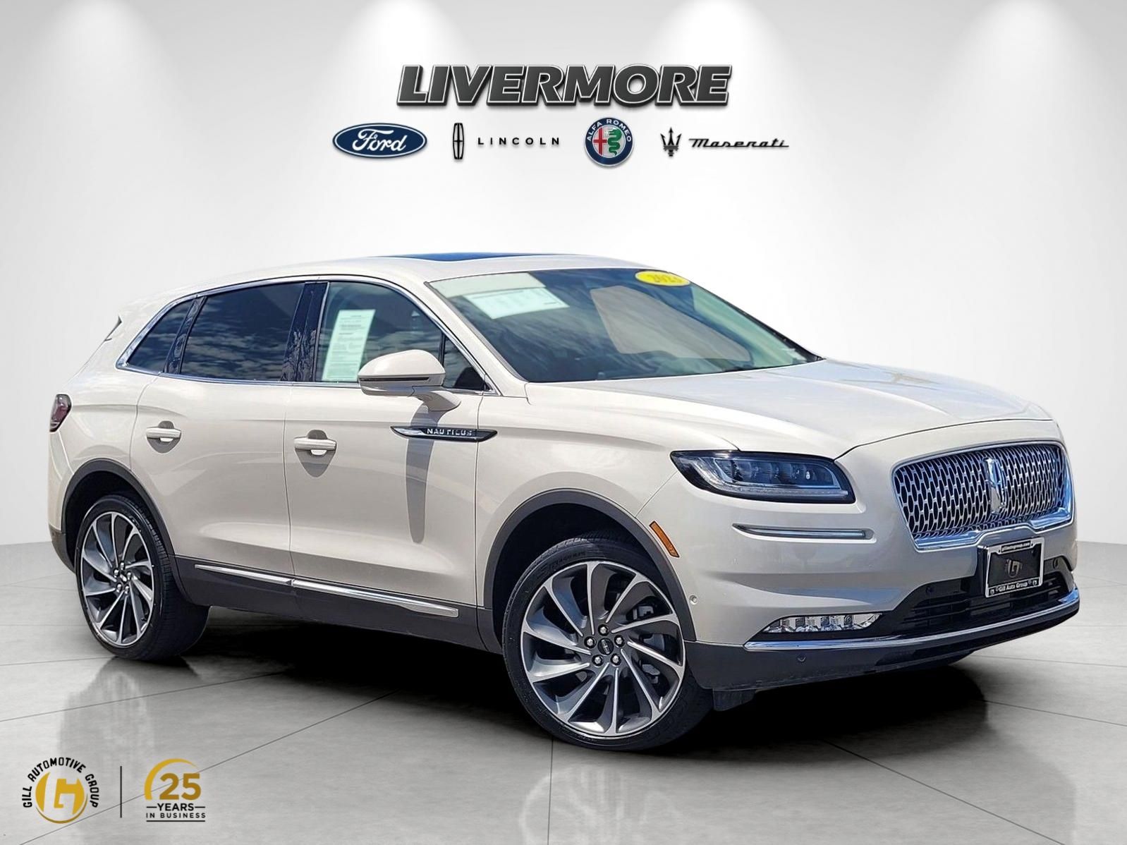 Ceramic Pearl Metallic Tinted Clearcoat 2023 Lincoln Nautilus SUV / Crossover All-Wheel Drive 8-Speed Automatic