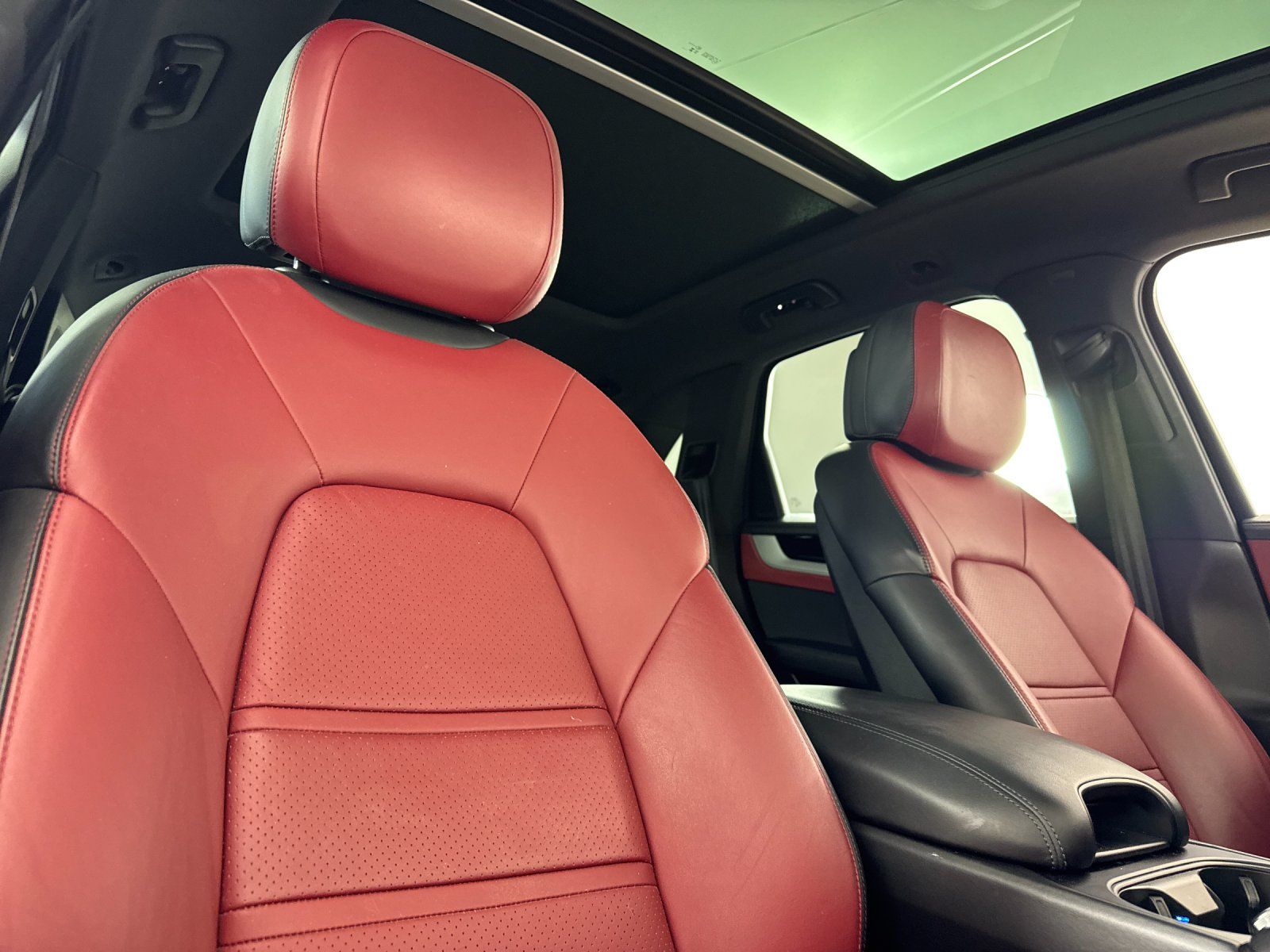 2024 Porsche Cayenne Base — full photo 17 of 30