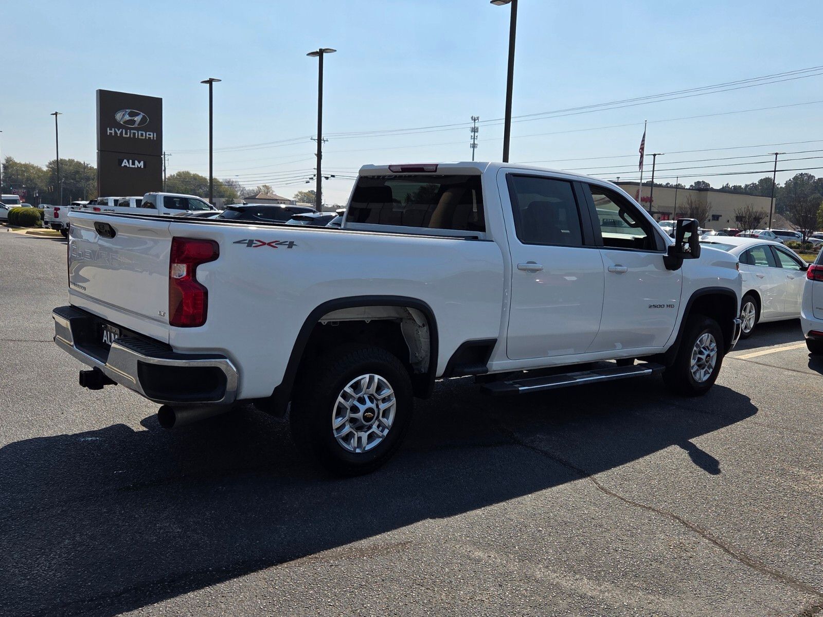 Used 2025 White Chevrolet LT image 14