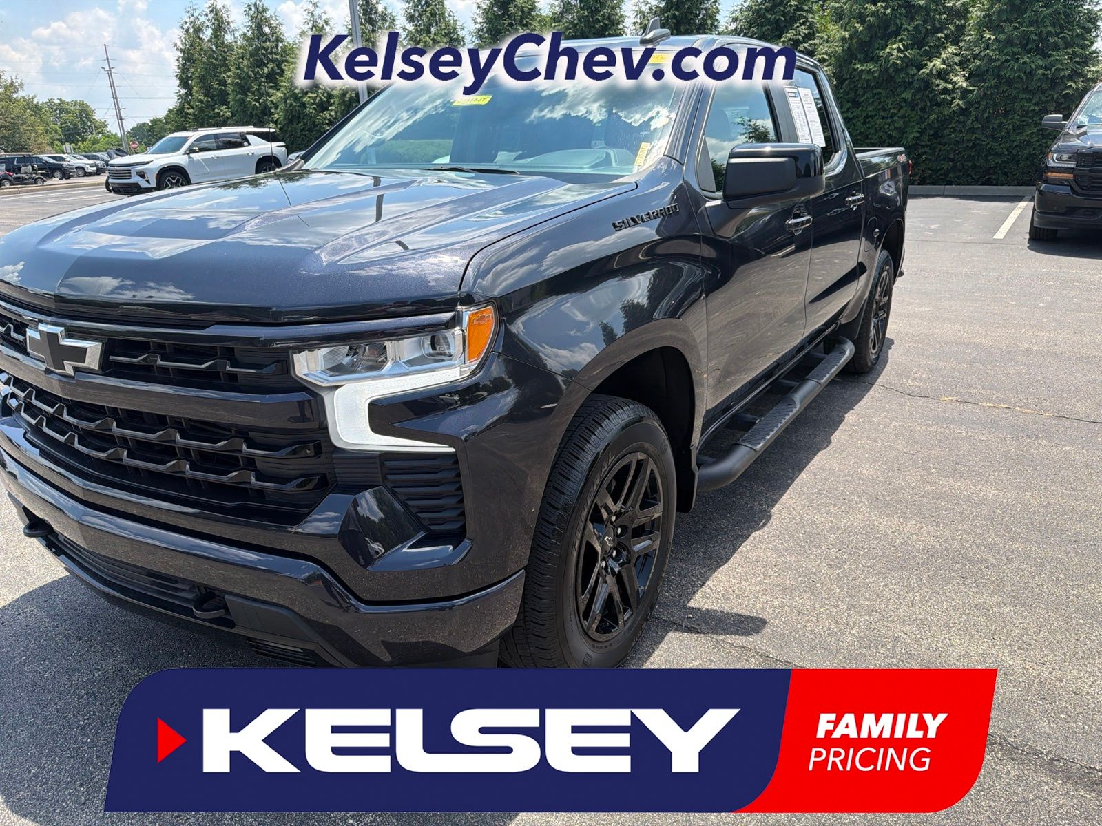 Dark Ash Metallic 2024 Chevrolet Silverado 1500 Pickup Truck Four-Wheel Drive 8-Speed Automatic