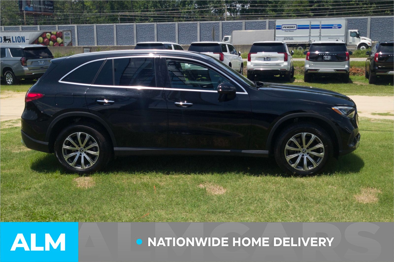 Used 2024 Black Mercedes-Benz GLC 300 image 5