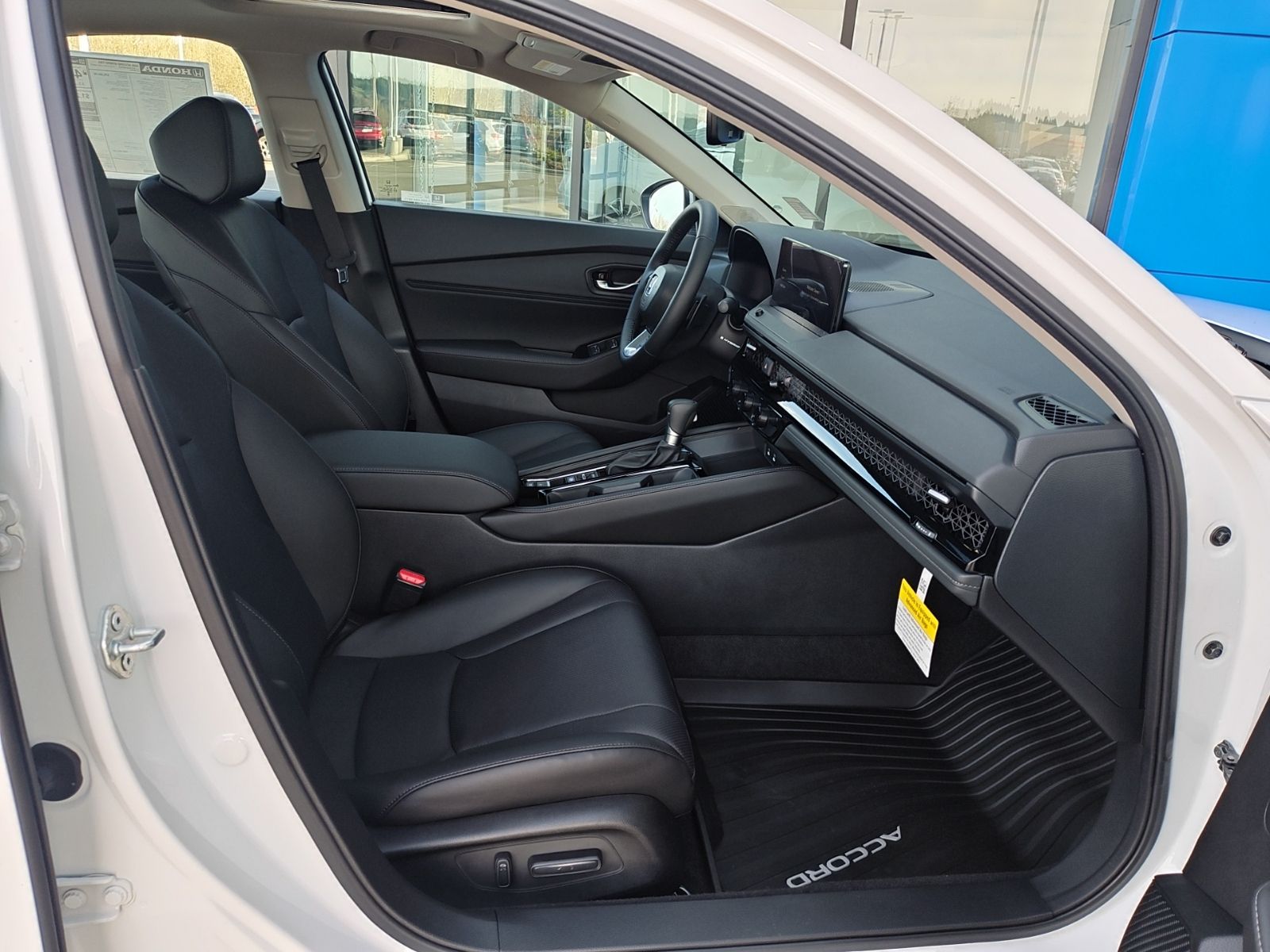 2025 Honda Accord Hybrid Touring - Photo 13