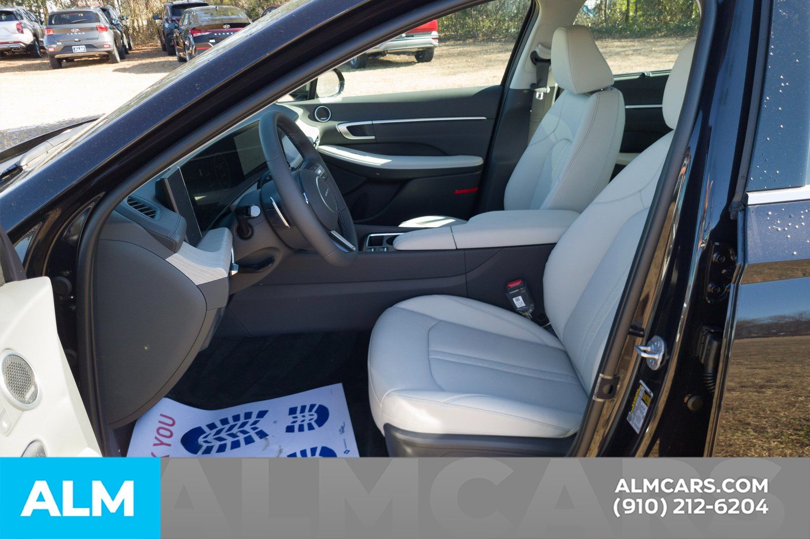 Used 2025 Carbon Blue Hyundai Limited image 13
