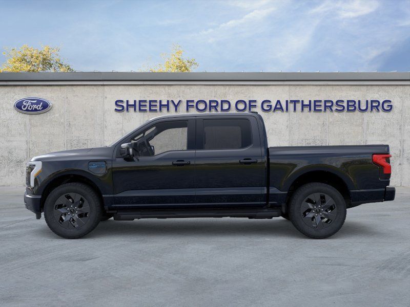 New 2025 Agate Black Metallic Ford Lariat image 4