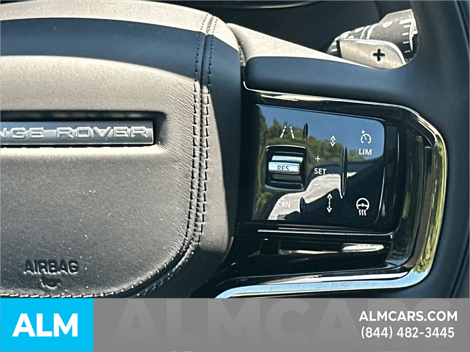 Used 2025 White Land Rover Dynamic SE image 30