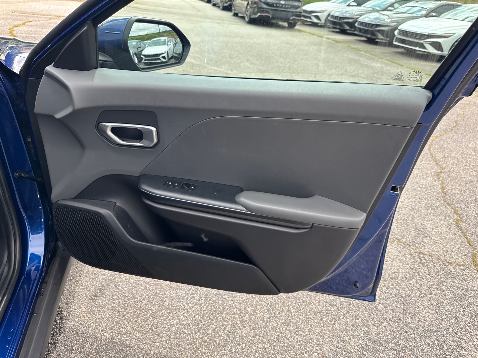 Used 2025 Blue Kia LXS image 14