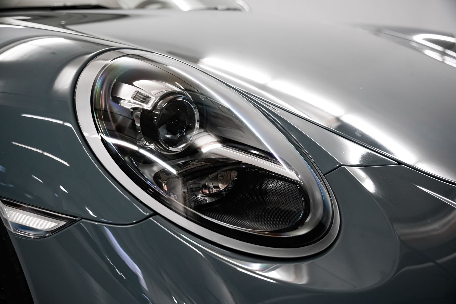 2018 Porsche 911 Carrera — photo 35