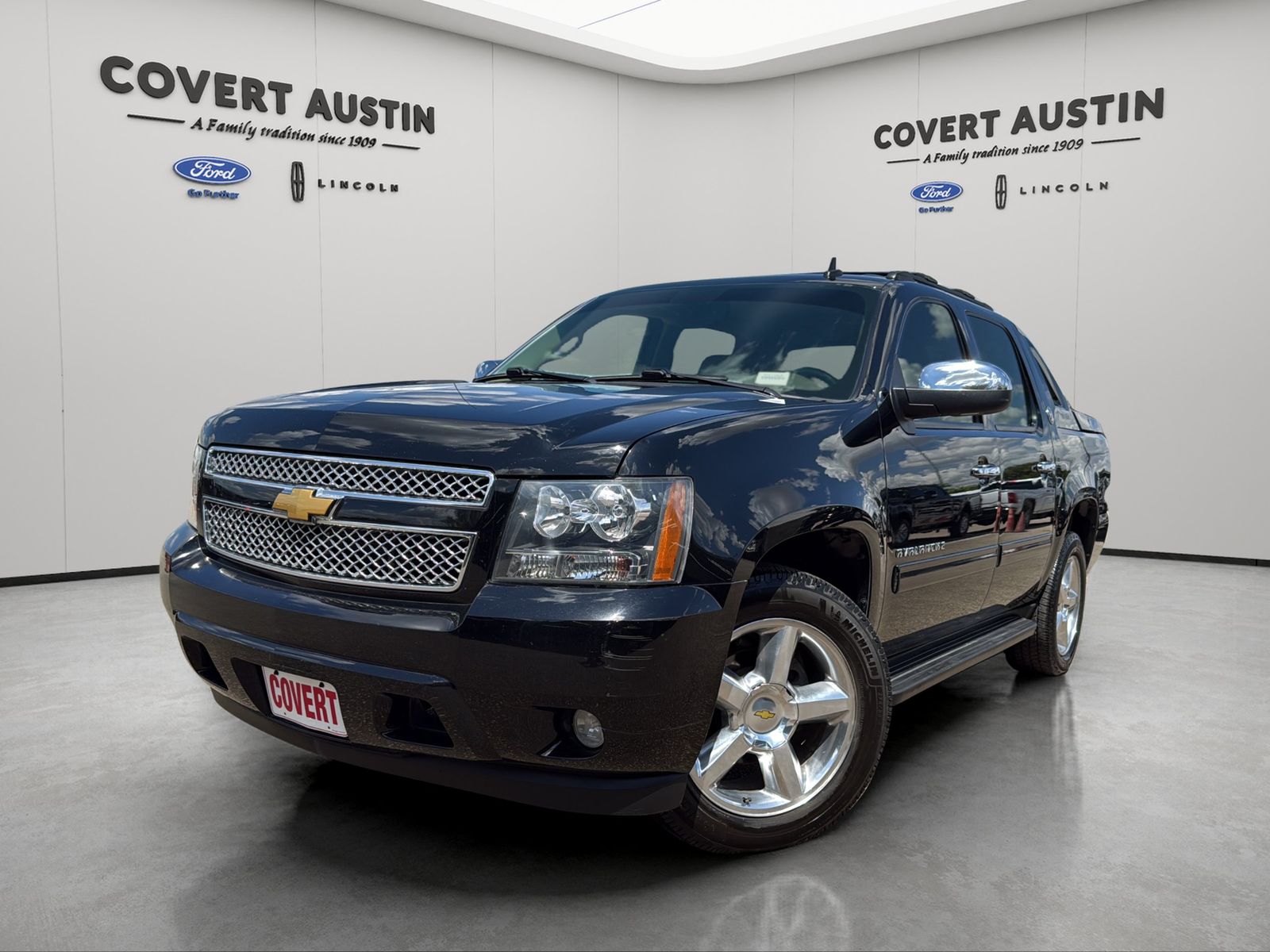 2013 Chevrolet Avalanche Negro Camioneta 4X2 6 velocidades Automática