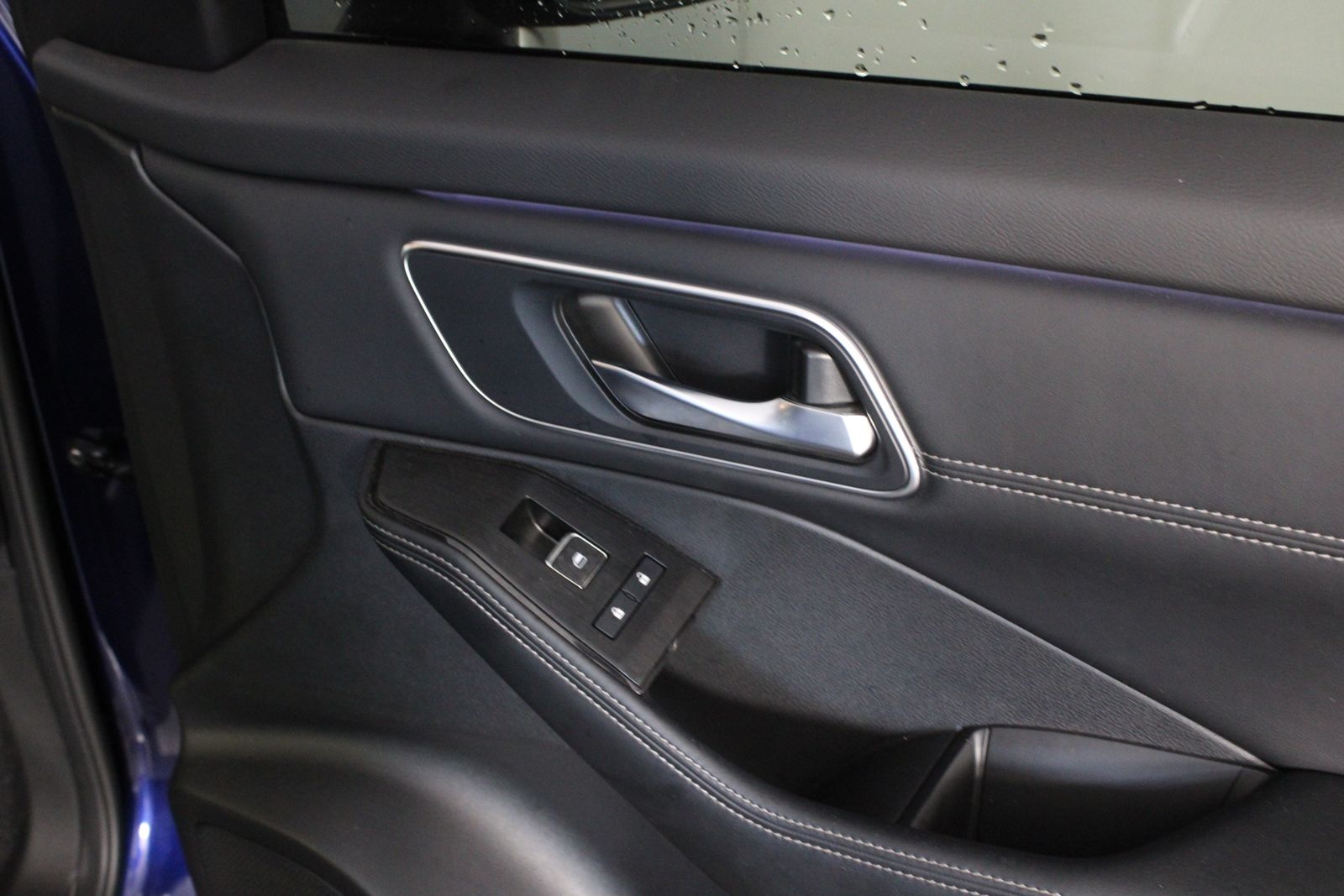Used 2026 Blue Nissan Platinum image 18