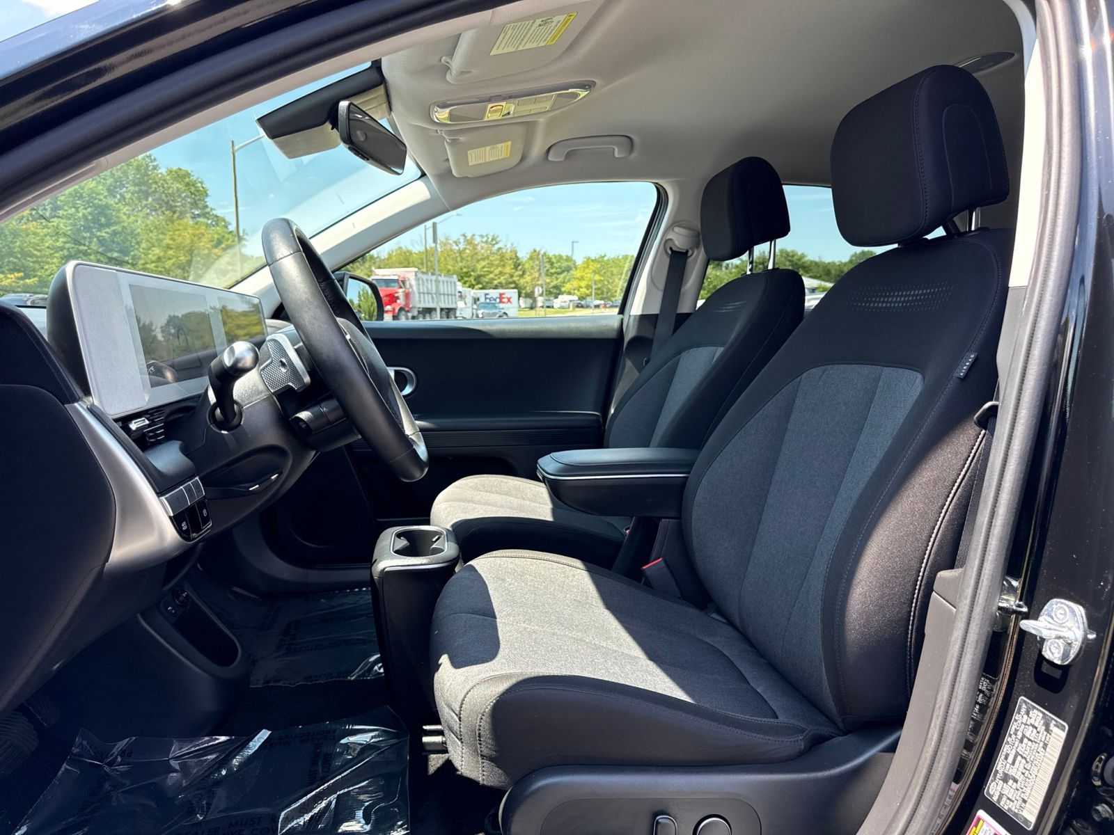 Used 2024 Black Hyundai SEL image 10