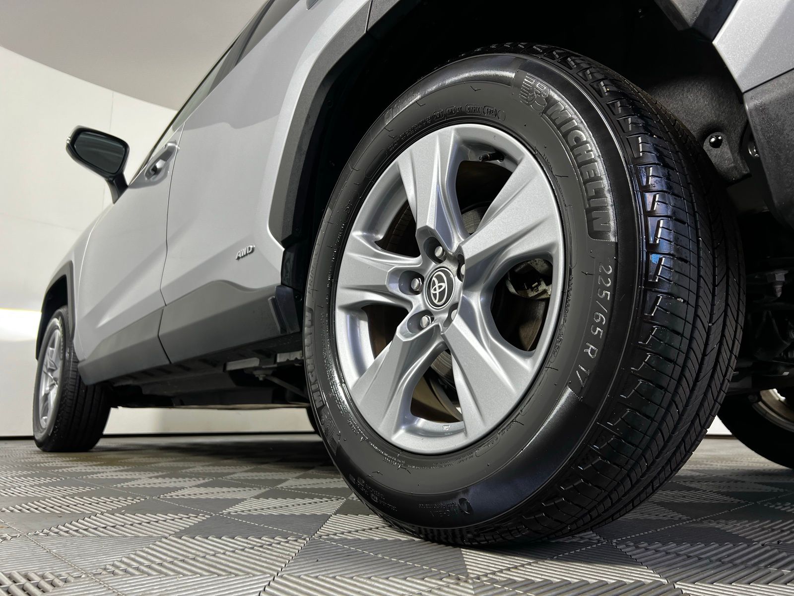 Thumbnail: 2025 Toyota RAV4 - 25