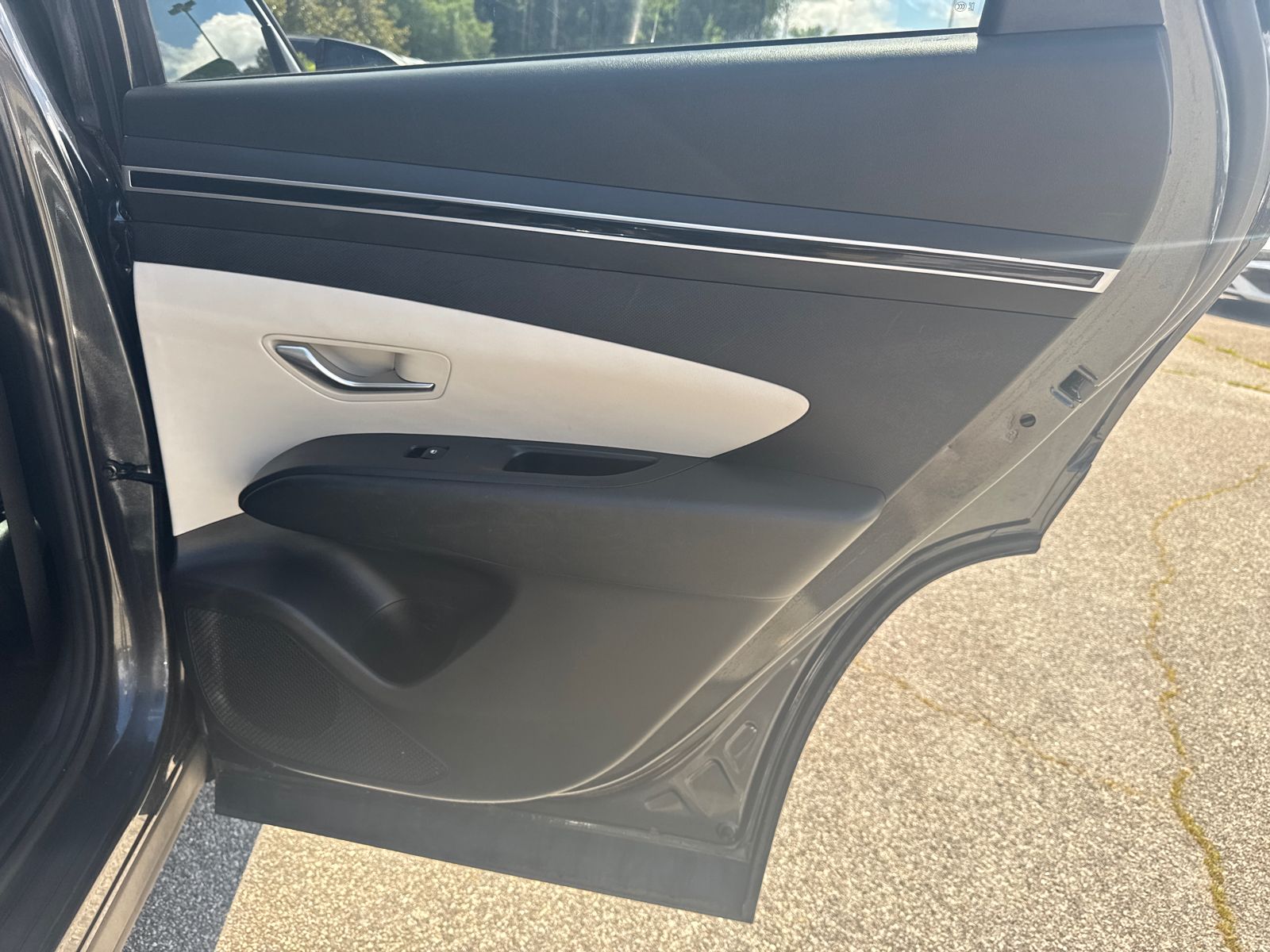 Used 2022 Gray Hyundai SEL image 16