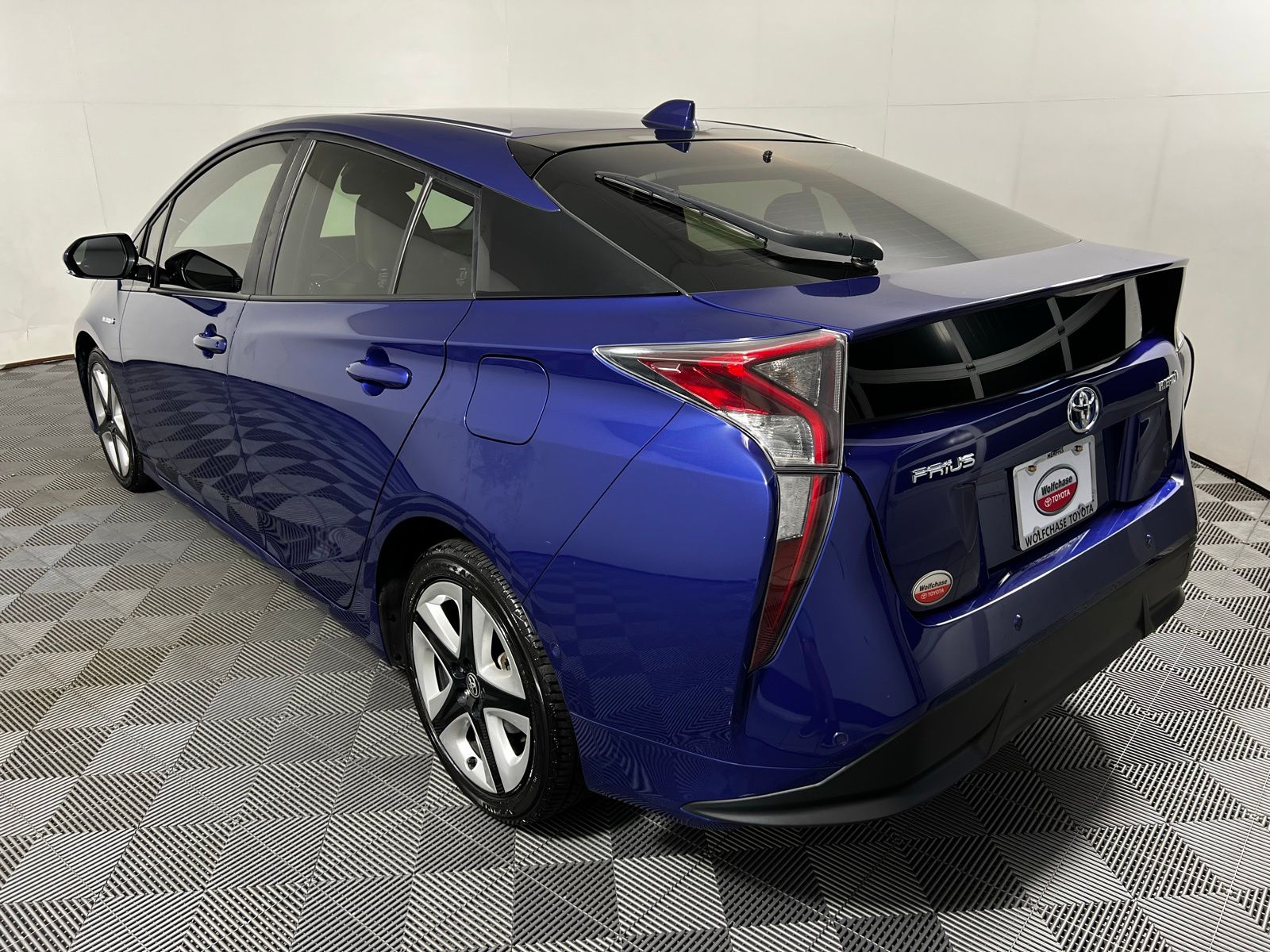 Thumbnail: 2018 Toyota Prius - 7