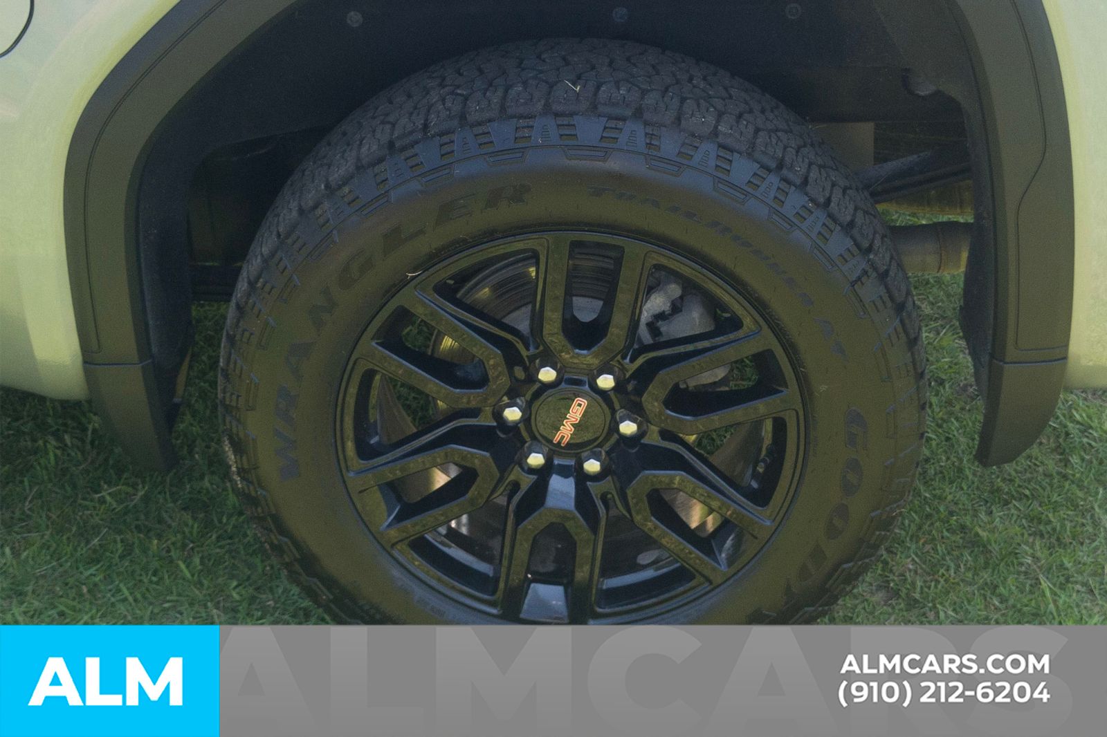 Used 2025 Sterling Metallic GMC Elevation image 14
