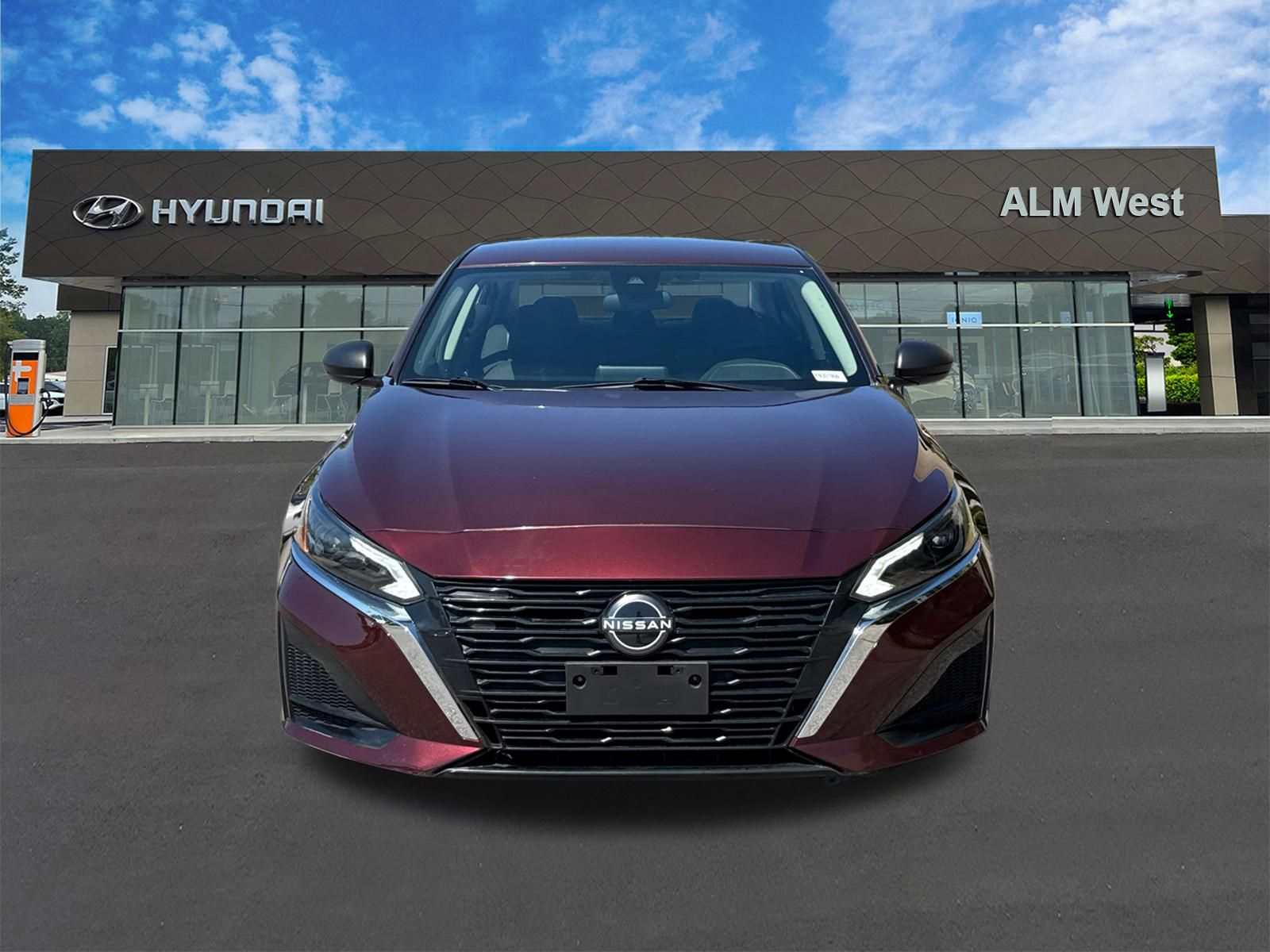 Used 2024 Red Nissan 2.5 SV image 2