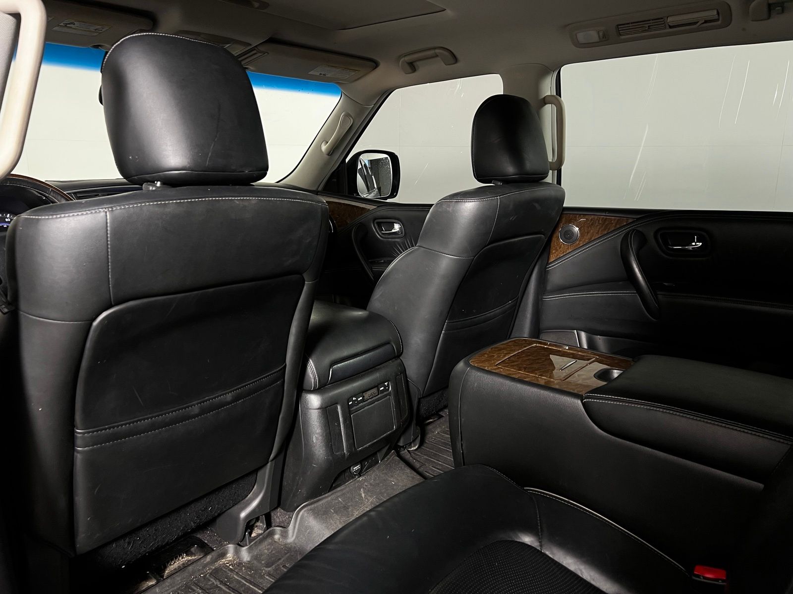 Thumbnail: 2017 INFINITI QX80 - 11