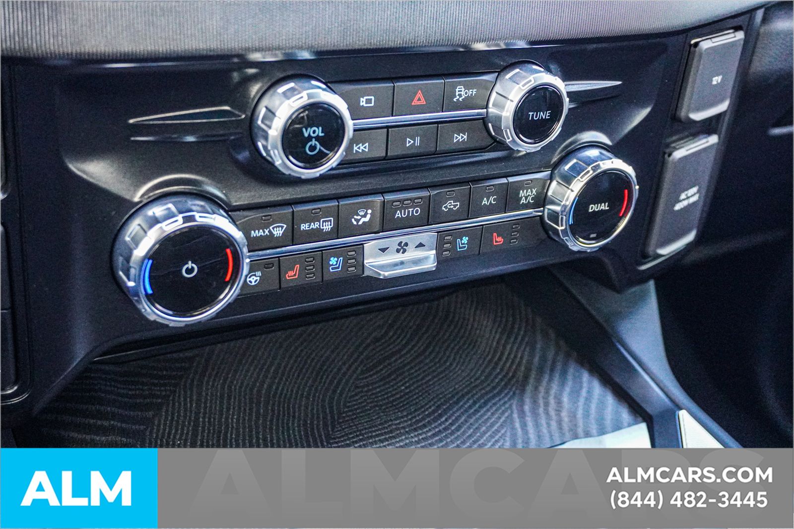 Used 2025 Black Ford Platinum image 43
