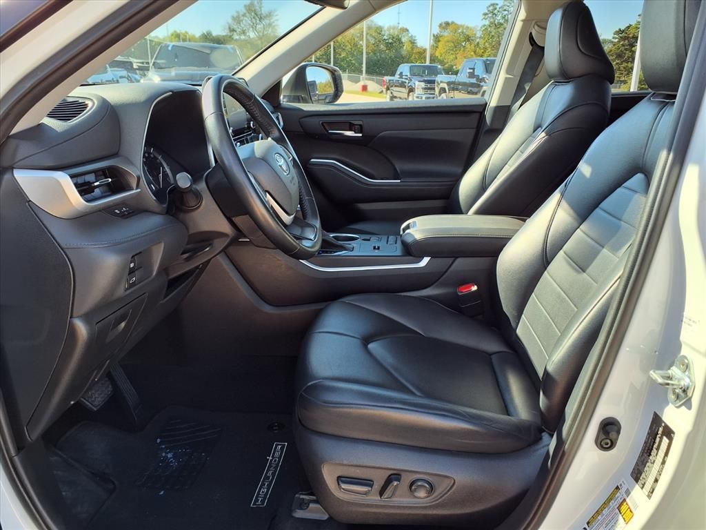 2022 Toyota Highlander XLE White at DeMontrond Mazda