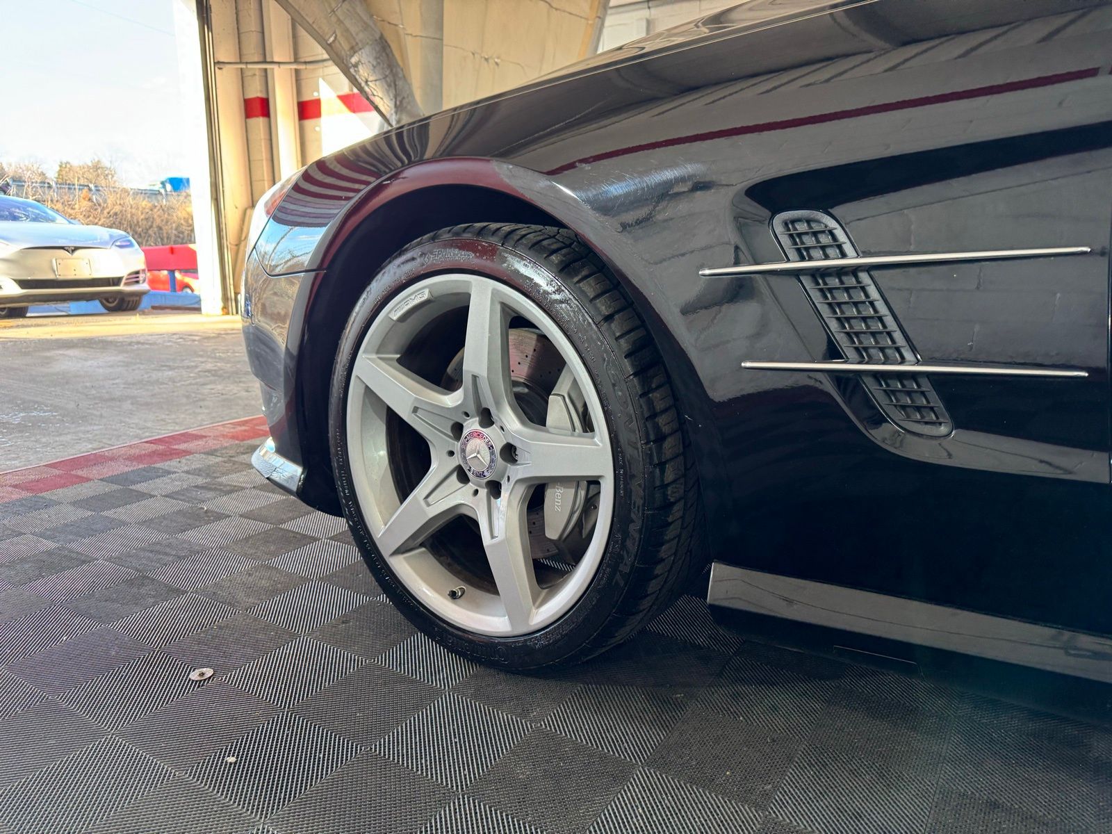 View vehicle photo 7