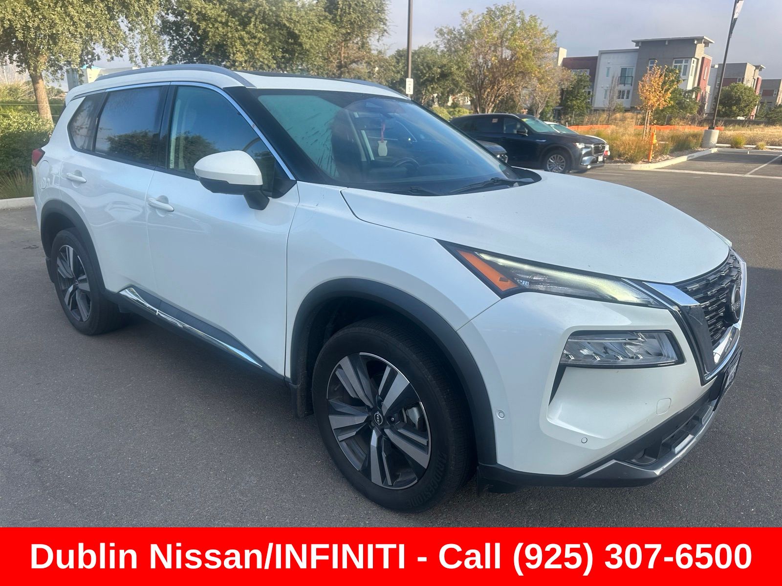 Pearl White Tricoat 2023 Nissan Rogue SUV / Crossover Front-Wheel Drive Continuously Variable Transmission