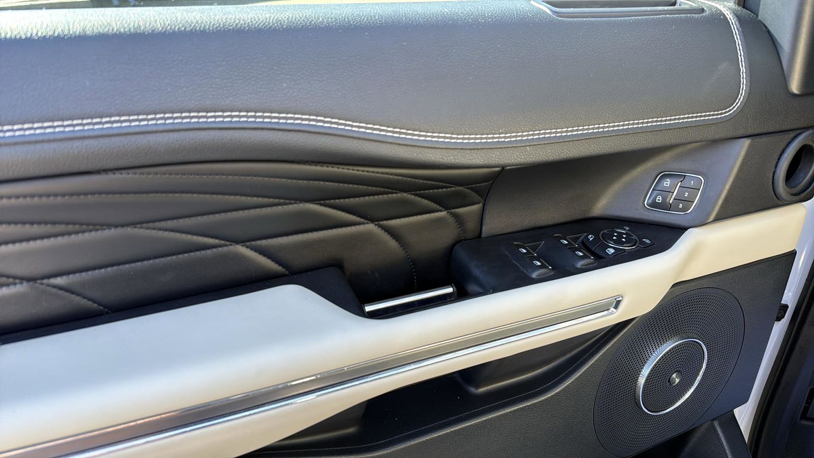 Used Car 2019 Ford Expedition  Platinum For Sale Under $30,000 In Austin, Texas