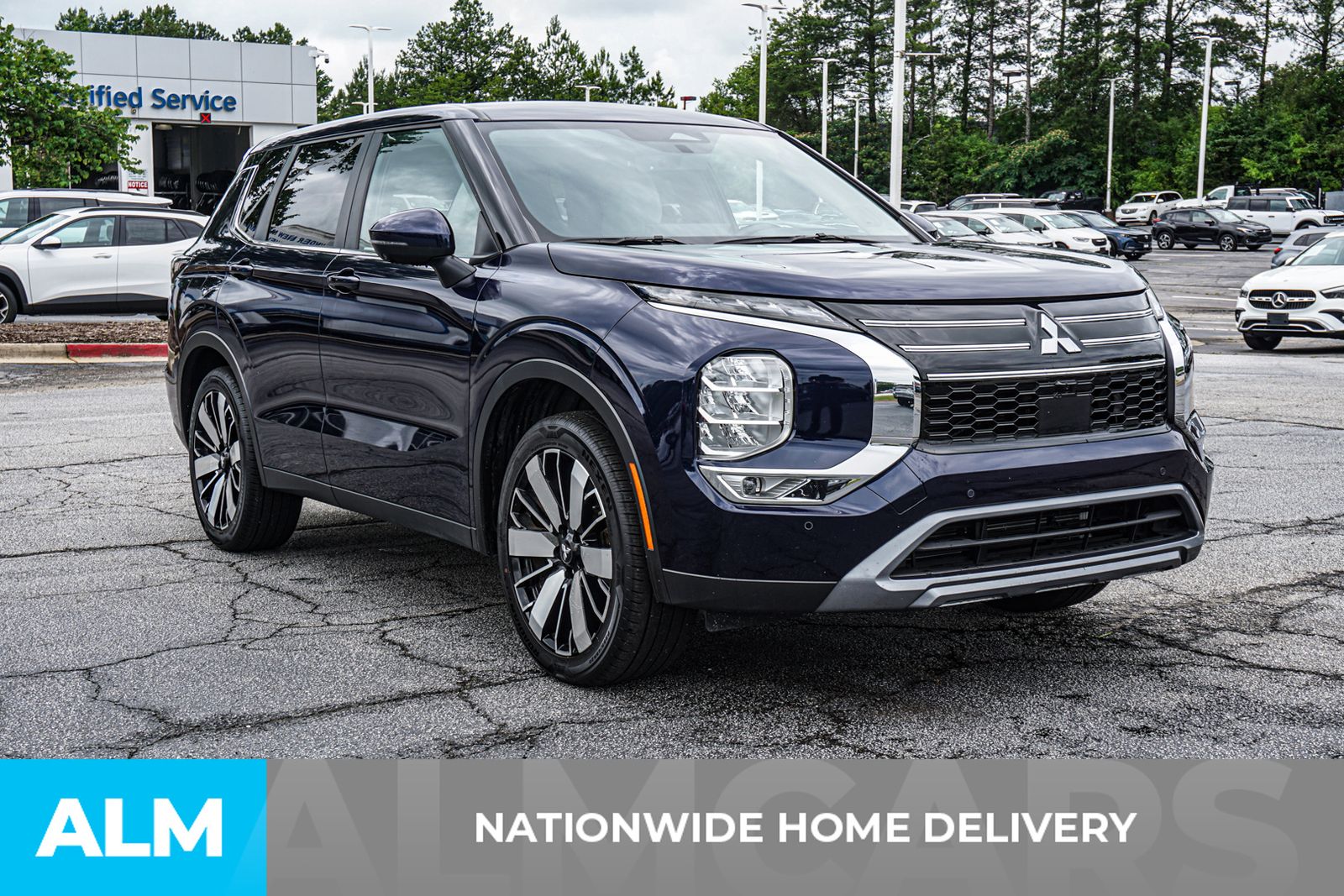 Used 2025 Blue Mitsubishi SE image 6