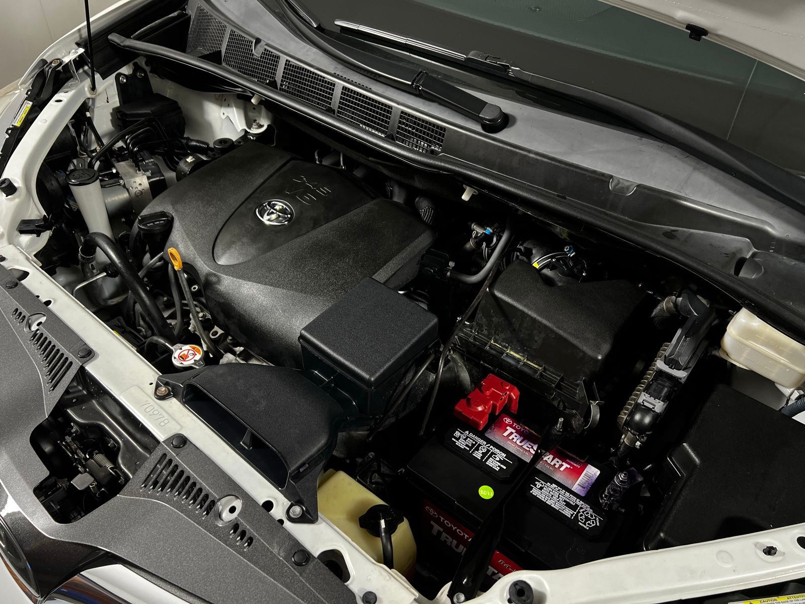 Thumbnail: 2020 Toyota Sienna - 11