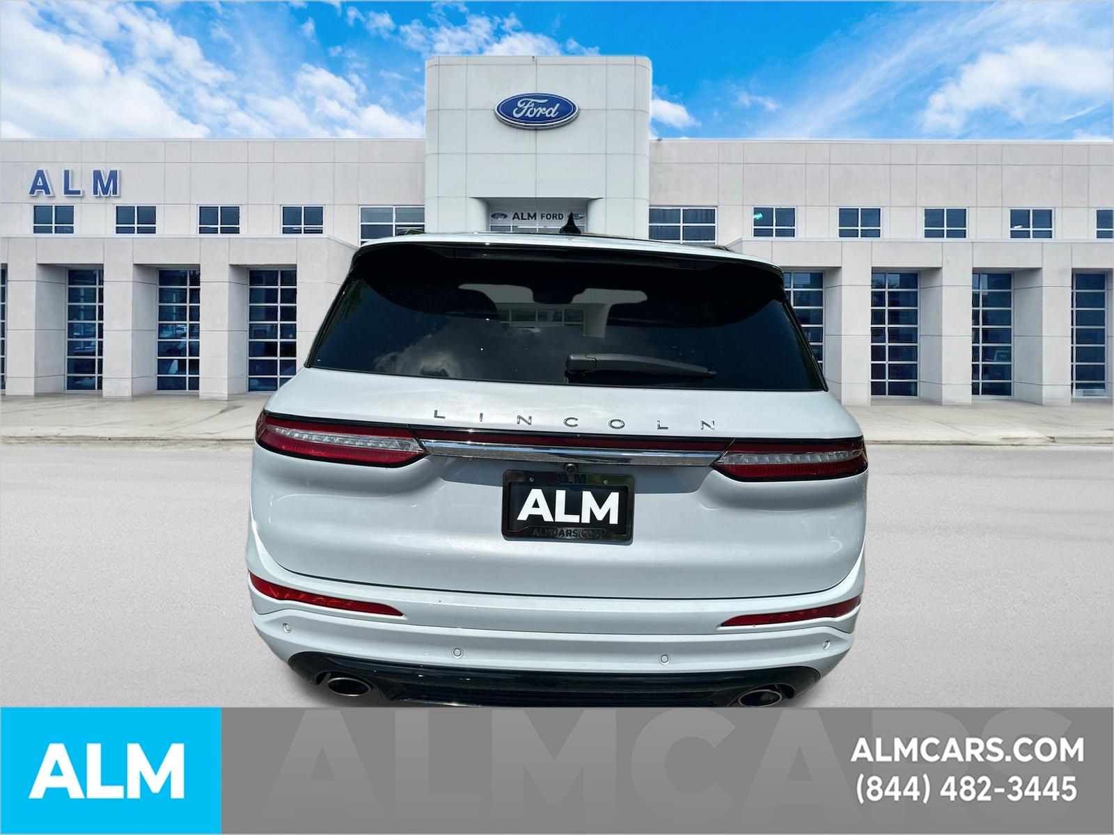 Used 2025 White Lincoln Grand Touring image 6