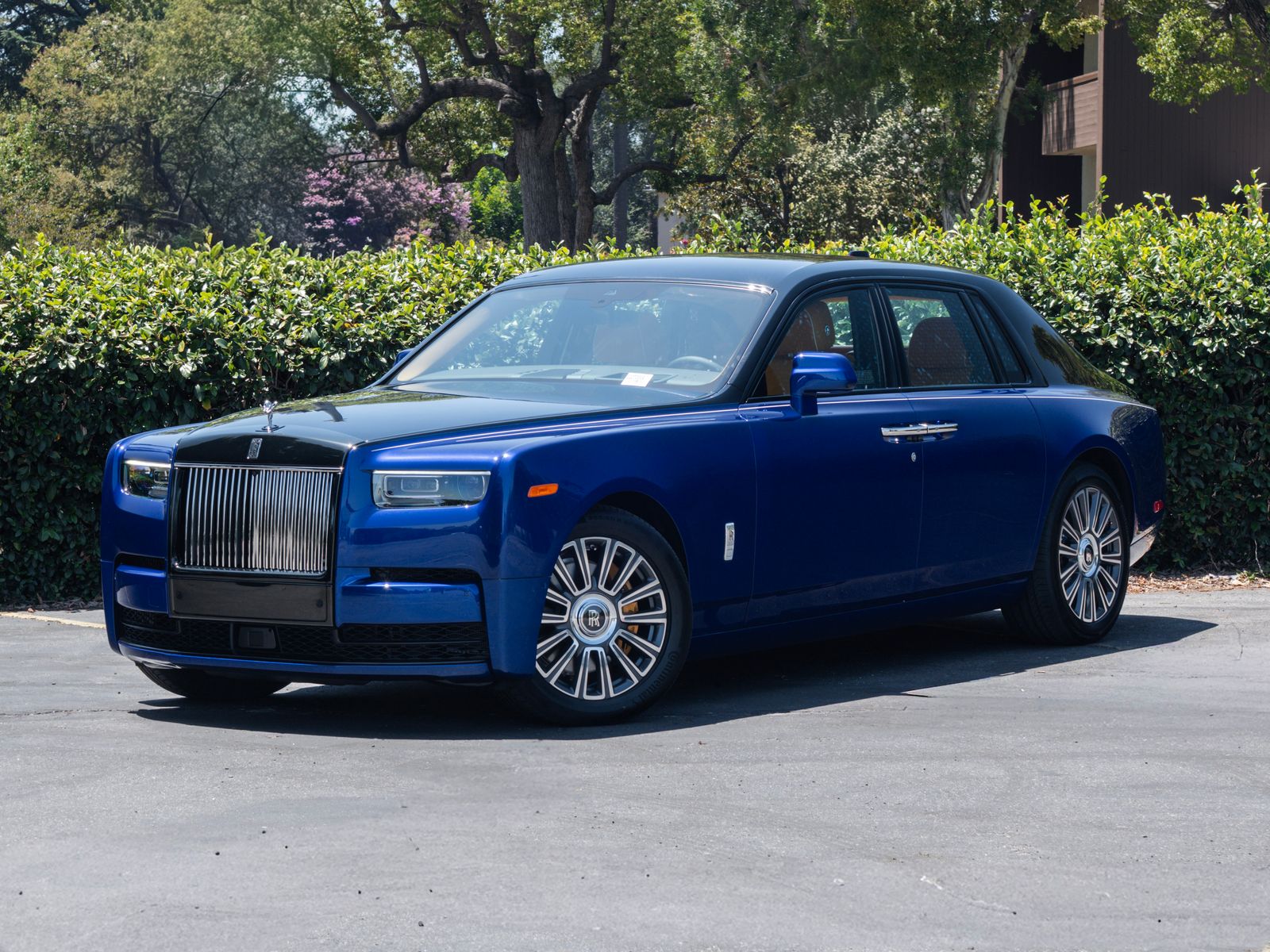 Blue 2027 Rolls-Royce Phantom Sedan Rear-Wheel Drive 8-Speed Automatic
