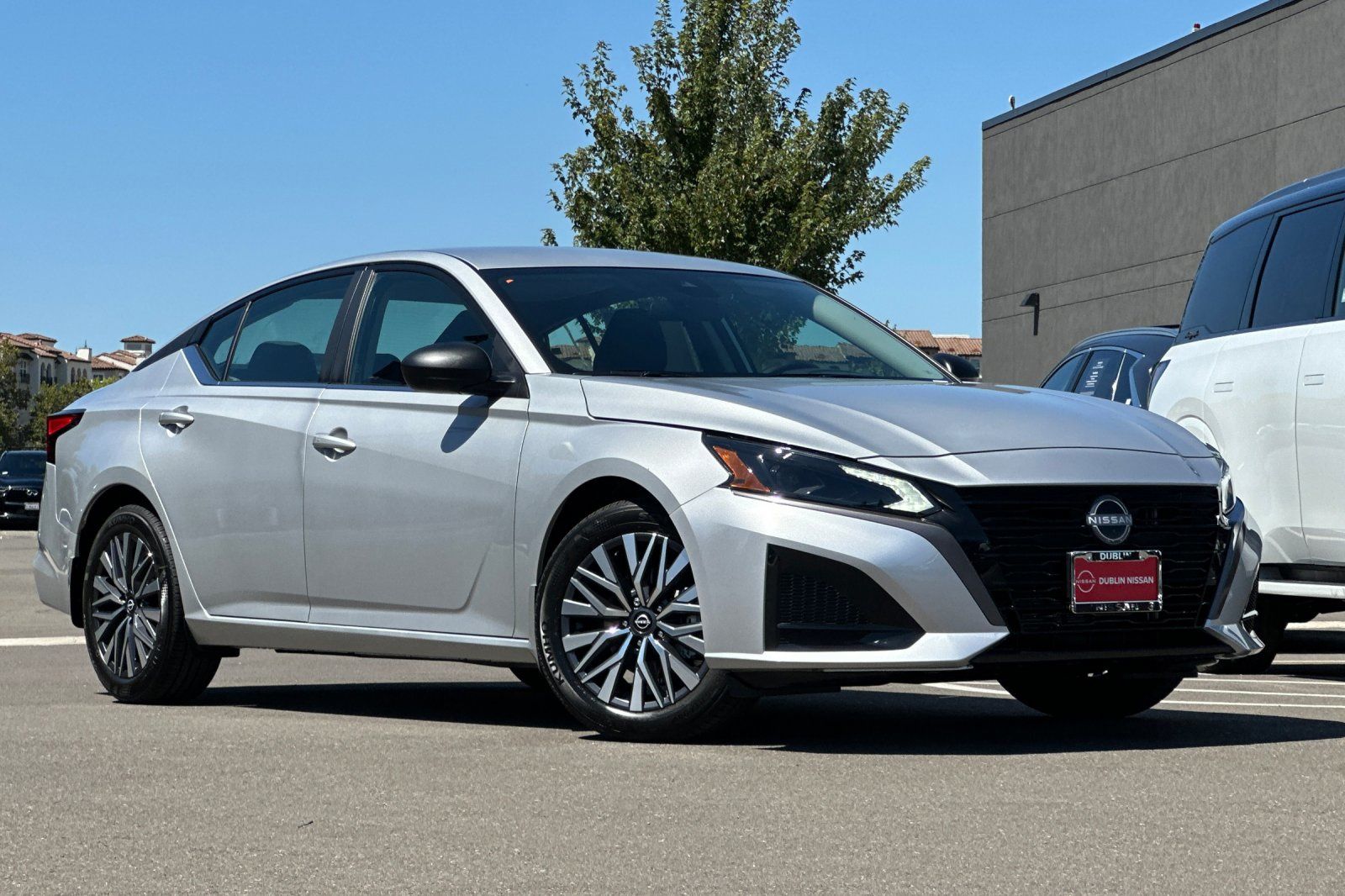 Brilliant Silver Metallic 2026 Nissan Altima Sedan Front-Wheel Drive Continuously Variable Transmission