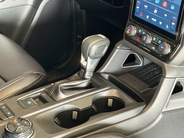 New 2025 Oxford White Ford Lariat image 13