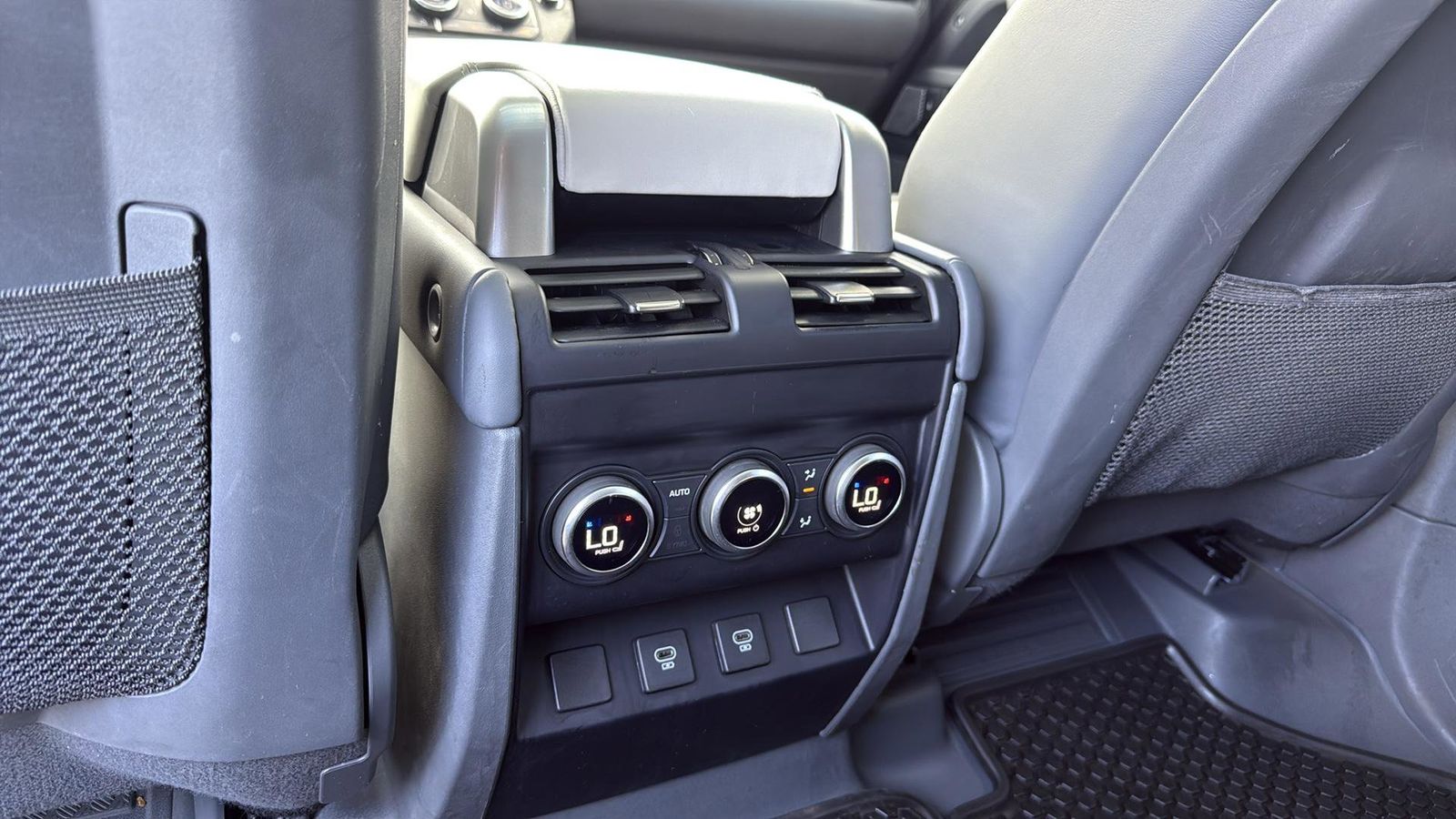 Used Car 2024 Land Rover Defender 130  X-dynamic Se For Sale Under $70,000 In Austin, Texas