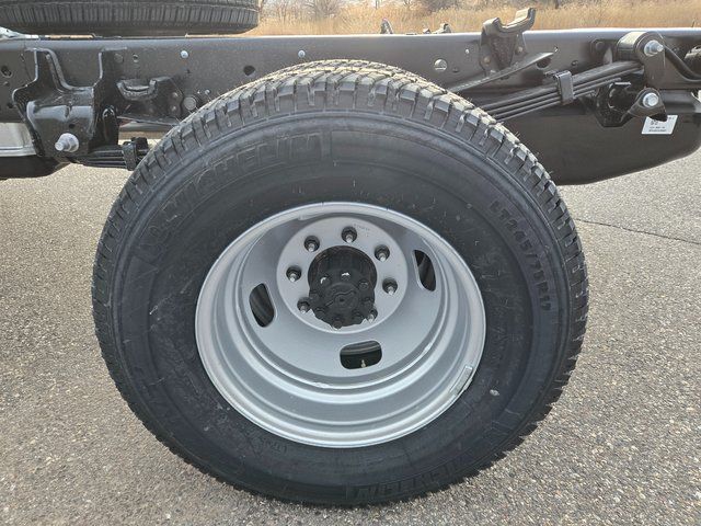 2026 Ford F-350SD thumbnail 9