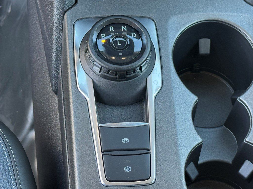 New 2025 Carbonized Gray Metallic Ford Outer Banks image 21